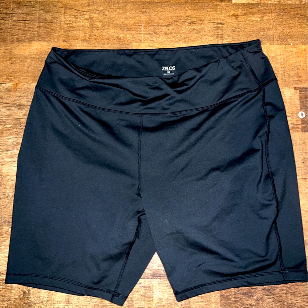 Zelos shorts with front phone pocket size 3x